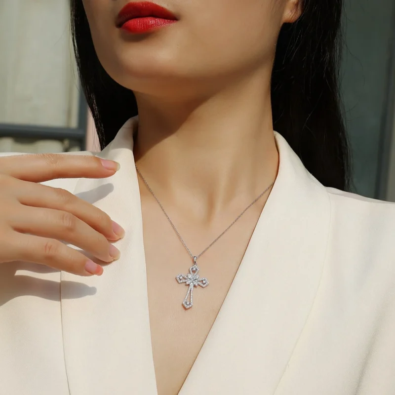 Dazzling Devotion: 925 Sterling Silver Cross Pendant Necklace with VVS1 3EX D Color Real Moissanite Diamond Gems.